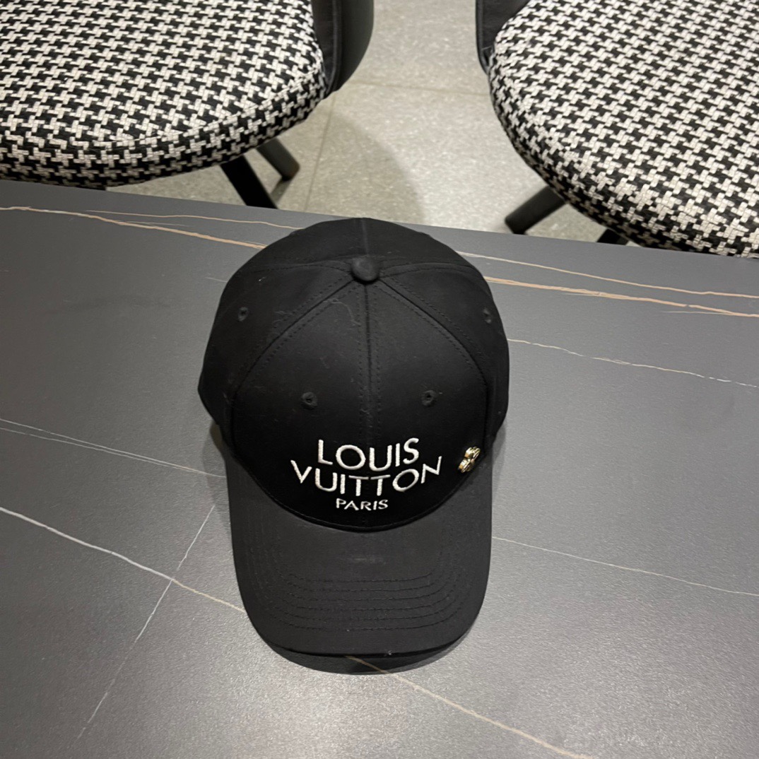  路易威登棒球帽 LouisVuitton😍新款LV原单棒球帽，重工打造♥️高端大气，百搭款🤗男女通用！