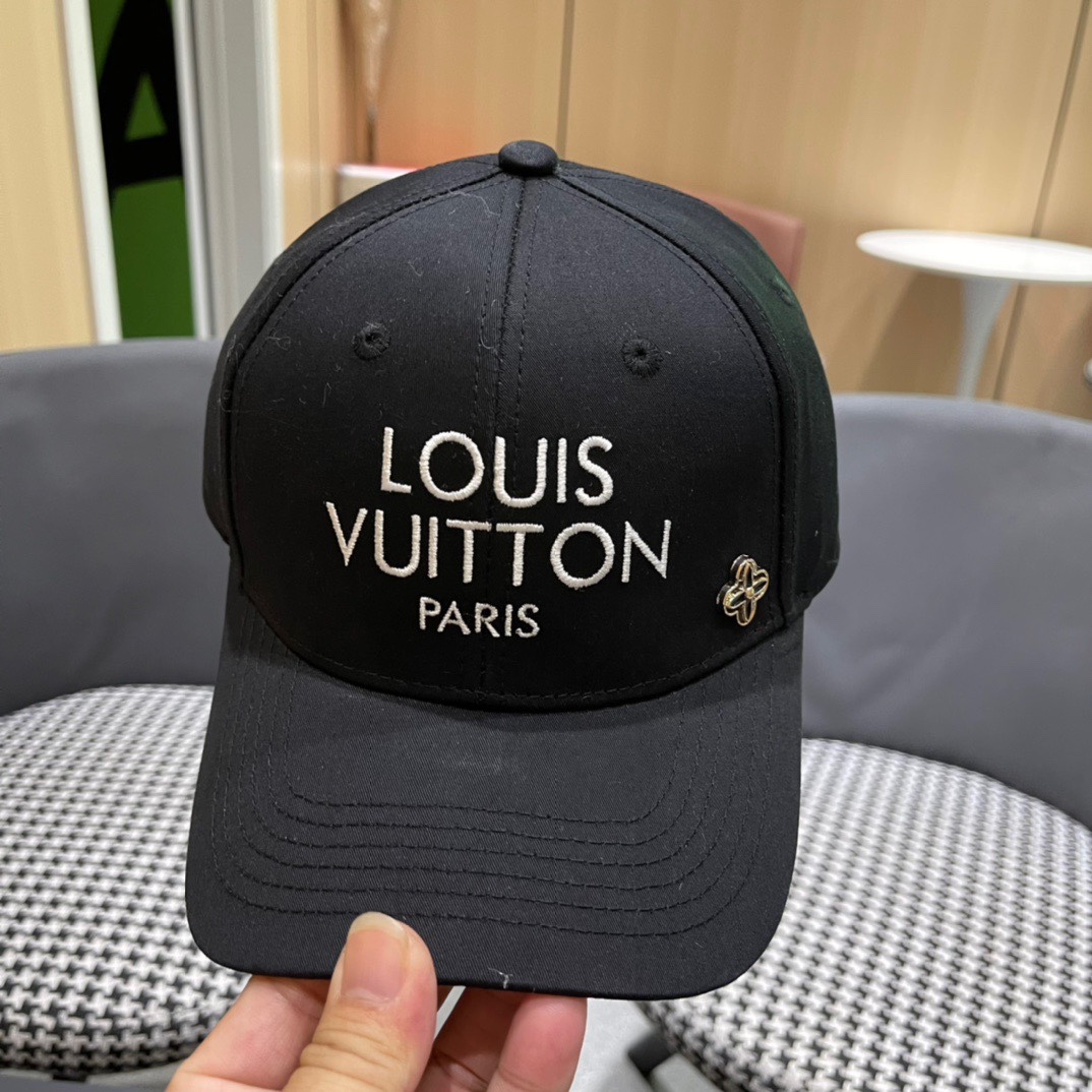  路易威登棒球帽 LouisVuitton😍新款LV原单棒球帽，重工打造♥️高端大气，百搭款🤗男女通用！