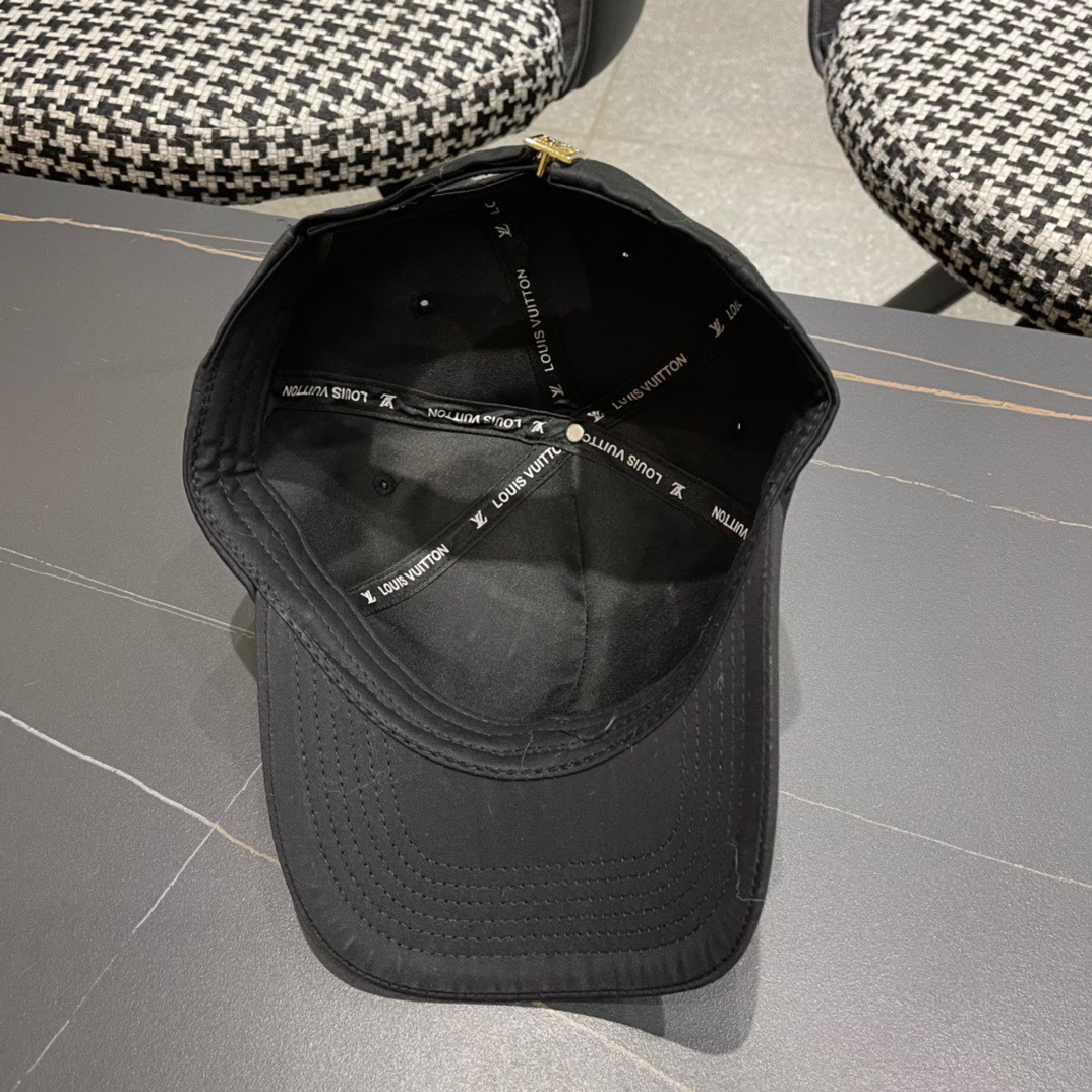  路易威登棒球帽 LouisVuitton😍新款LV原单棒球帽，重工打造♥️高端大气，百搭款🤗男女通用！