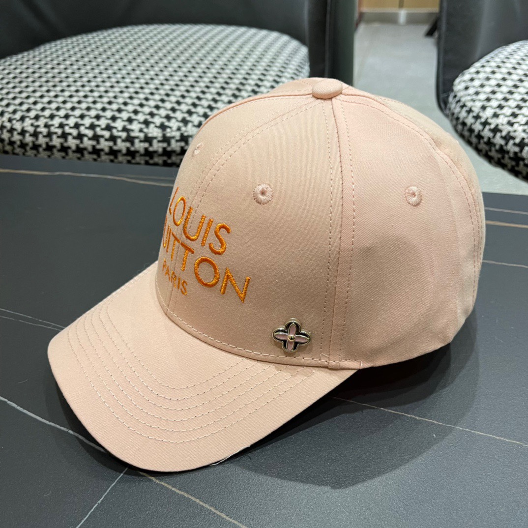  路易威登棒球帽 LouisVuitton😍新款LV原单棒球帽，重工打造♥️高端大气，百搭款🤗男女通用！