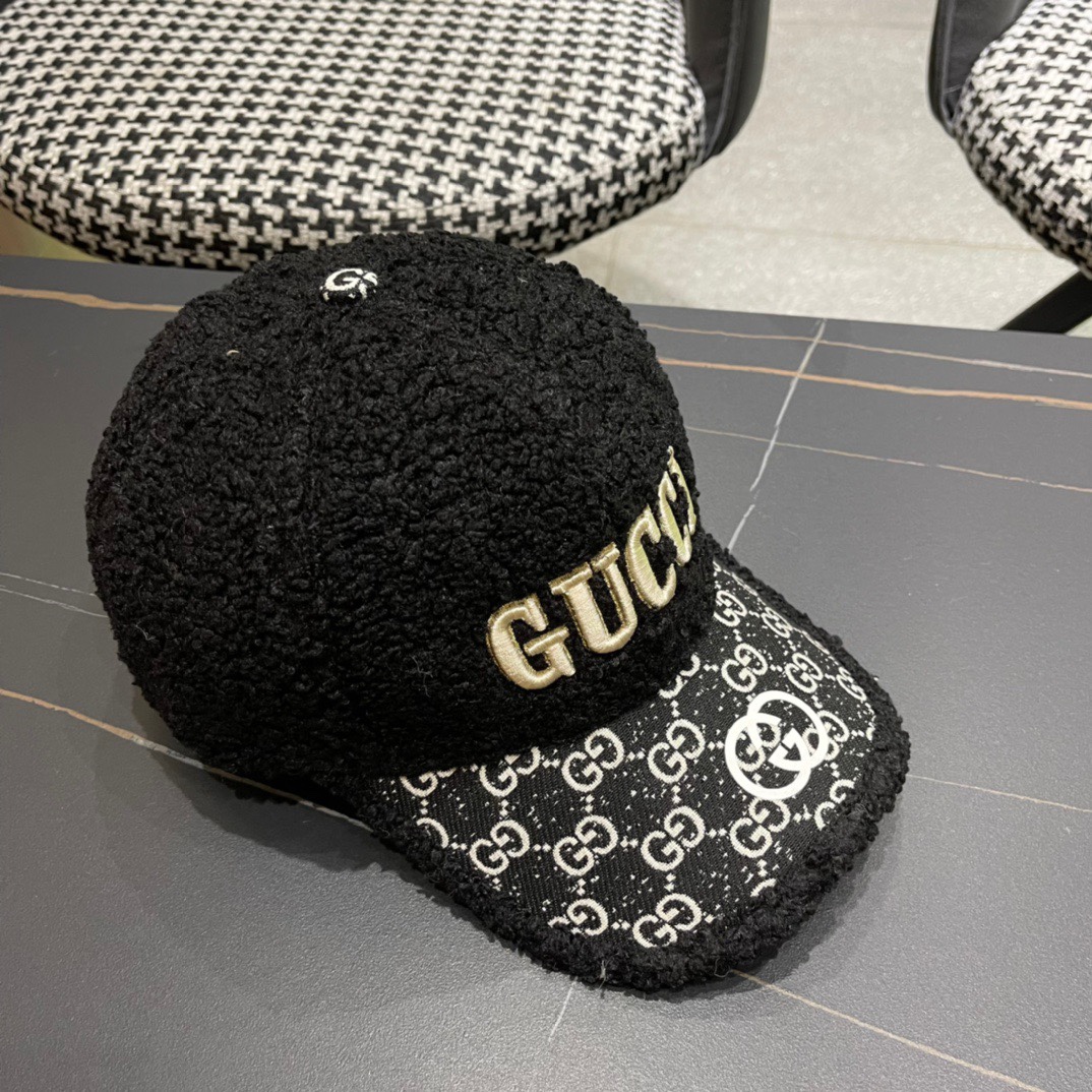 古奇棒球帽♥️GUCCI🧢官网新品秋冬新款毛绒棒球帽，原单品质火爆来袭 🔥🎩 工艺非常精美 方便携带！跑
