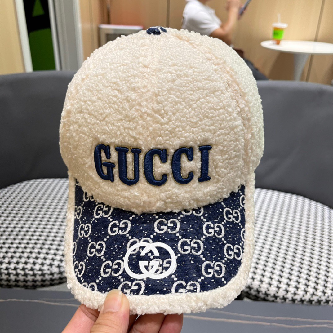 古奇棒球帽♥️GUCCI🧢官网新品秋冬新款毛绒棒球帽，原单品质火爆来袭 🔥🎩 工艺非常精美 方便携带！跑
