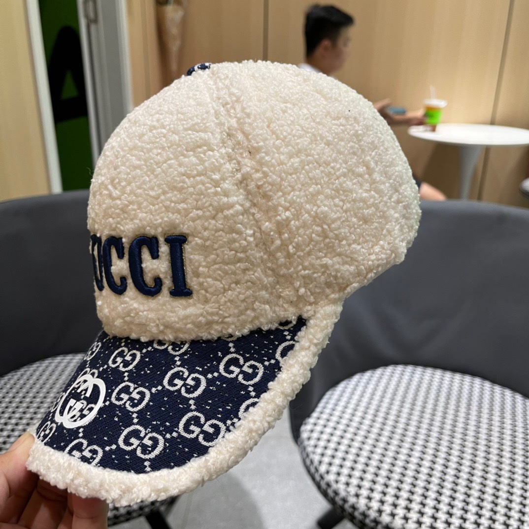 古奇棒球帽♥️GUCCI🧢官网新品秋冬新款毛绒棒球帽，原单品质火爆来袭 🔥🎩 工艺非常精美 方便携带！跑