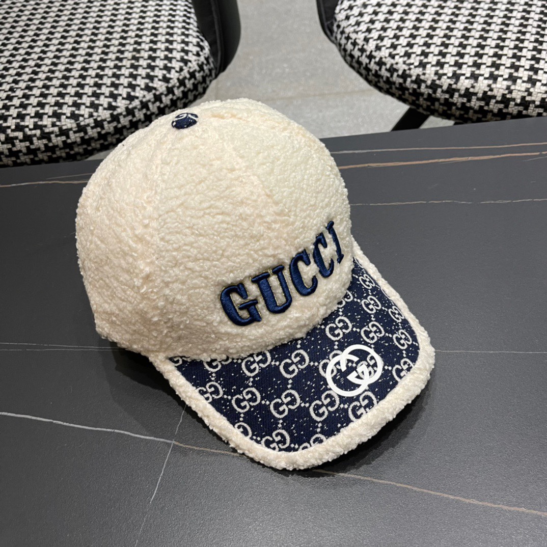 古奇棒球帽♥️GUCCI🧢官网新品秋冬新款毛绒棒球帽，原单品质火爆来袭 🔥🎩 工艺非常精美 方便携带！跑