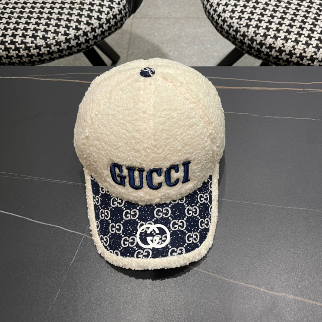 古奇棒球帽♥️GUCCI🧢官网新品秋冬新款毛绒棒球帽，原单品质火爆来袭 🔥🎩 工艺非常精美 方便携带！跑
