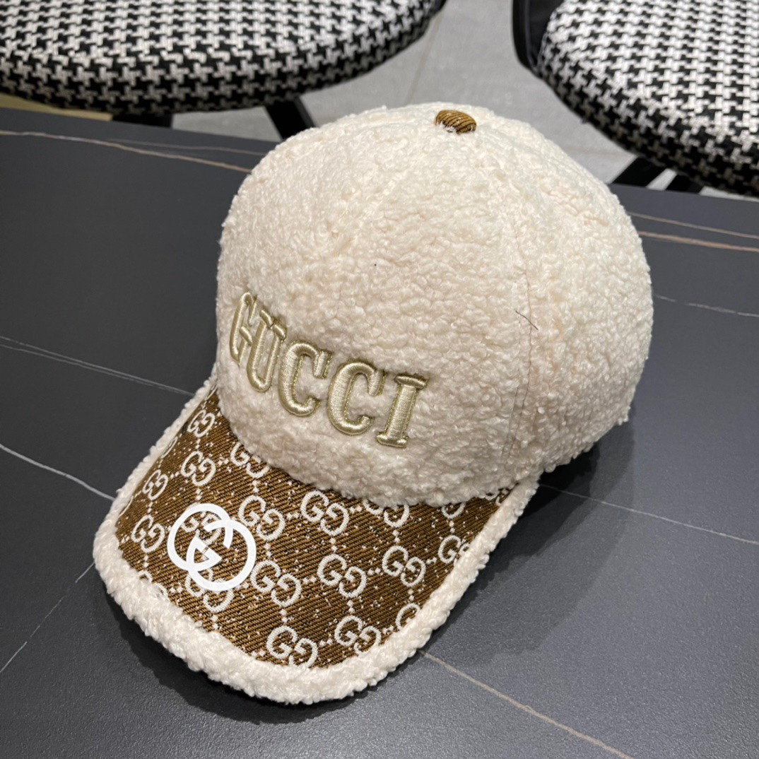 古奇棒球帽♥️GUCCI🧢官网新品秋冬新款毛绒棒球帽，原单品质火爆来袭 🔥🎩 工艺非常精美 方便携带！跑