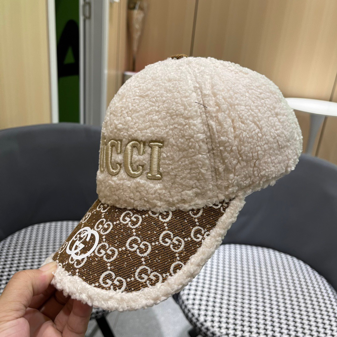 古奇棒球帽♥️GUCCI🧢官网新品秋冬新款毛绒棒球帽，原单品质火爆来袭 🔥🎩 工艺非常精美 方便携带！跑
