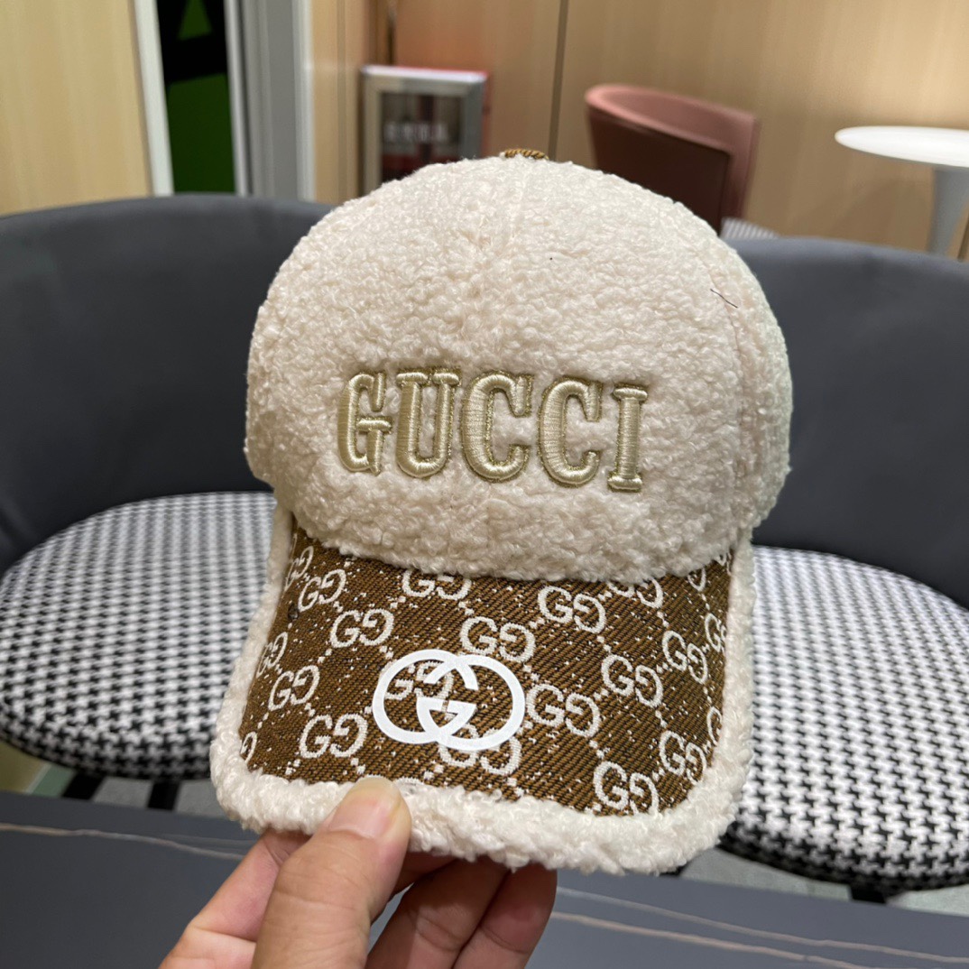 古奇棒球帽♥️GUCCI🧢官网新品秋冬新款毛绒棒球帽，原单品质火爆来袭 🔥🎩 工艺非常精美 方便携带！跑