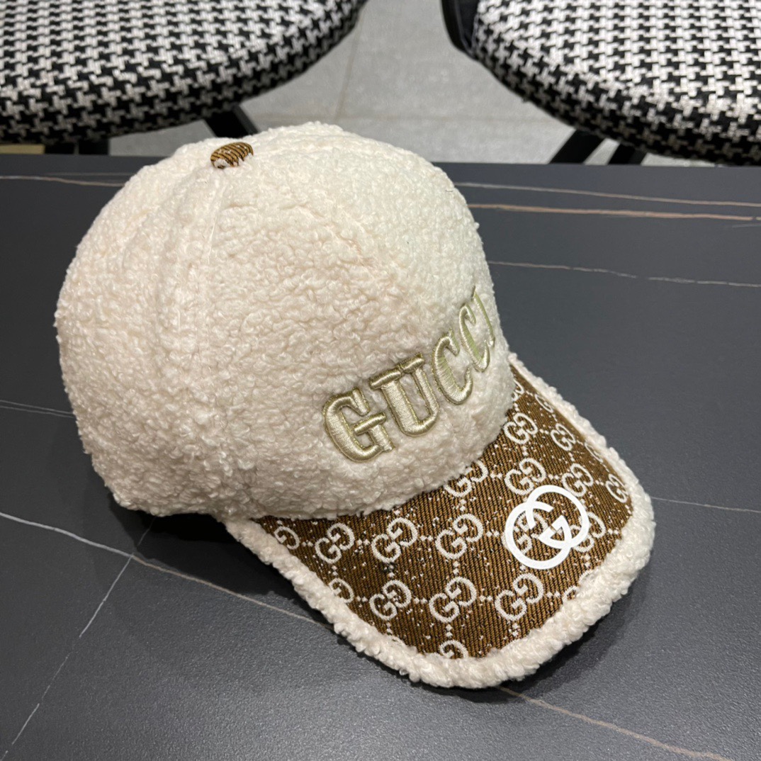 古奇棒球帽♥️GUCCI🧢官网新品秋冬新款毛绒棒球帽，原单品质火爆来袭 🔥🎩 工艺非常精美 方便携带！跑