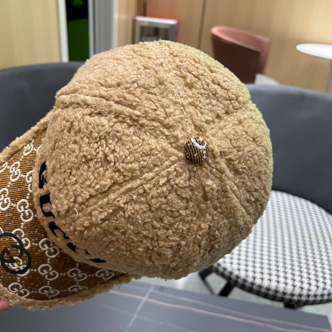 古奇棒球帽♥️GUCCI🧢官网新品秋冬新款毛绒棒球帽，原单品质火爆来袭 🔥🎩 工艺非常精美 方便携带！跑