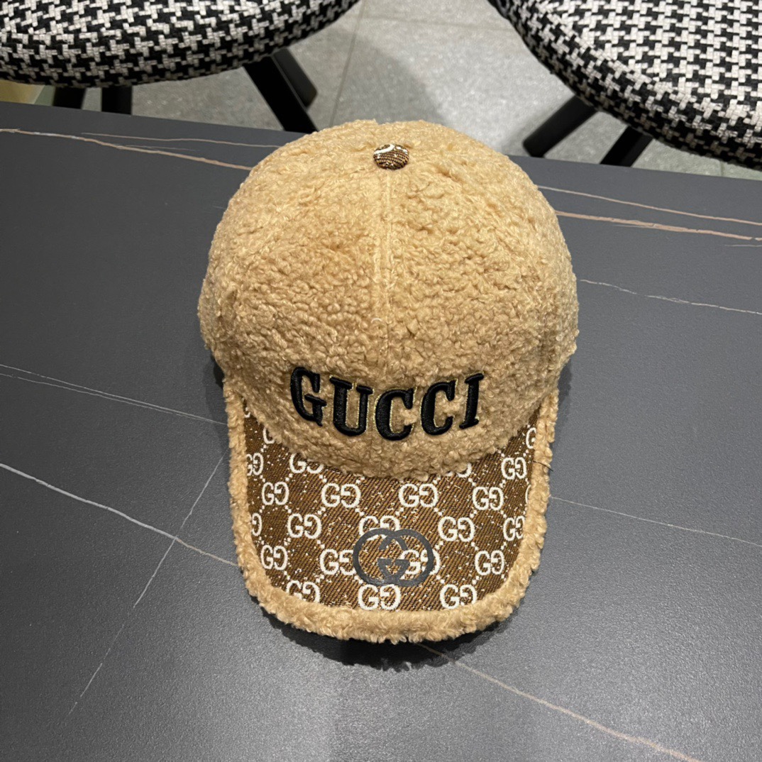古奇棒球帽♥️GUCCI🧢官网新品秋冬新款毛绒棒球帽，原单品质火爆来袭 🔥🎩 工艺非常精美 方便携带！跑