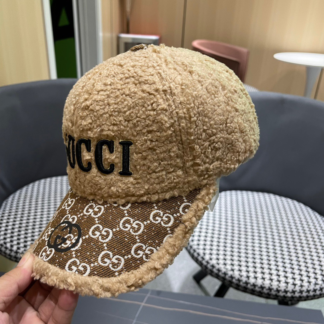 古奇棒球帽♥️GUCCI🧢官网新品秋冬新款毛绒棒球帽，原单品质火爆来袭 🔥🎩 工艺非常精美 方便携带！跑