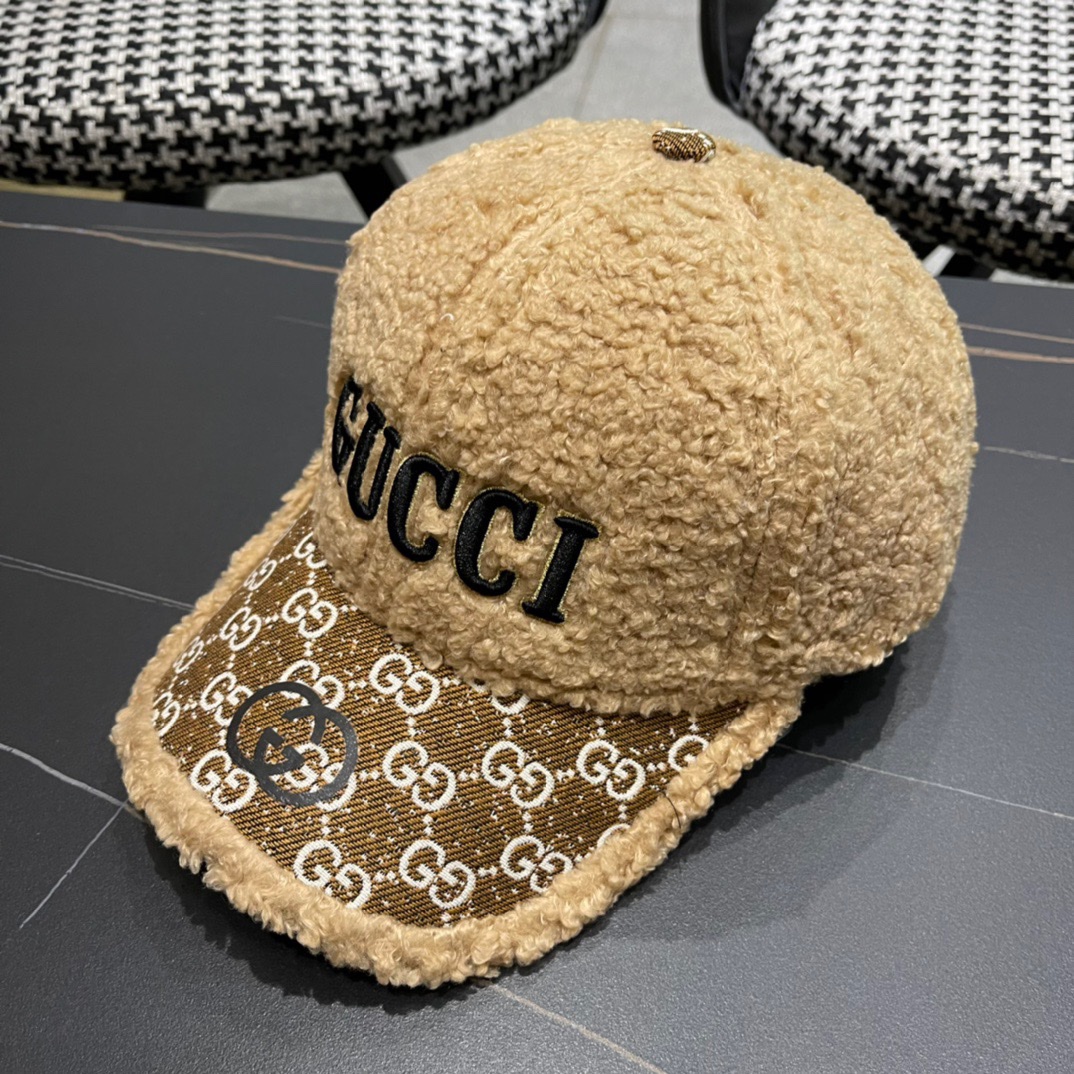 古奇棒球帽♥️GUCCI🧢官网新品秋冬新款毛绒棒球帽，原单品质火爆来袭 🔥🎩 工艺非常精美 方便携带！跑