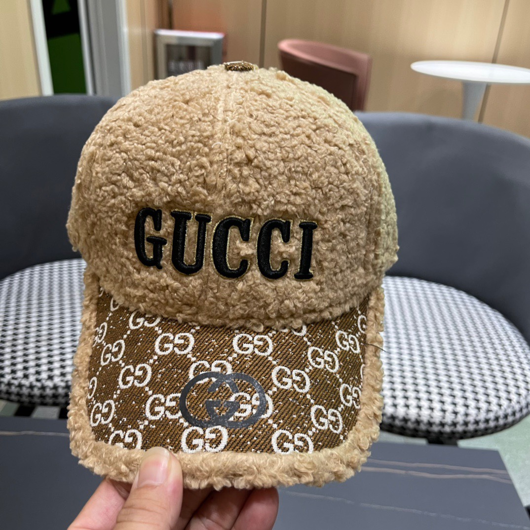 古奇棒球帽♥️GUCCI🧢官网新品秋冬新款毛绒棒球帽，原单品质火爆来袭 🔥🎩 工艺非常精美 方便携带！跑
