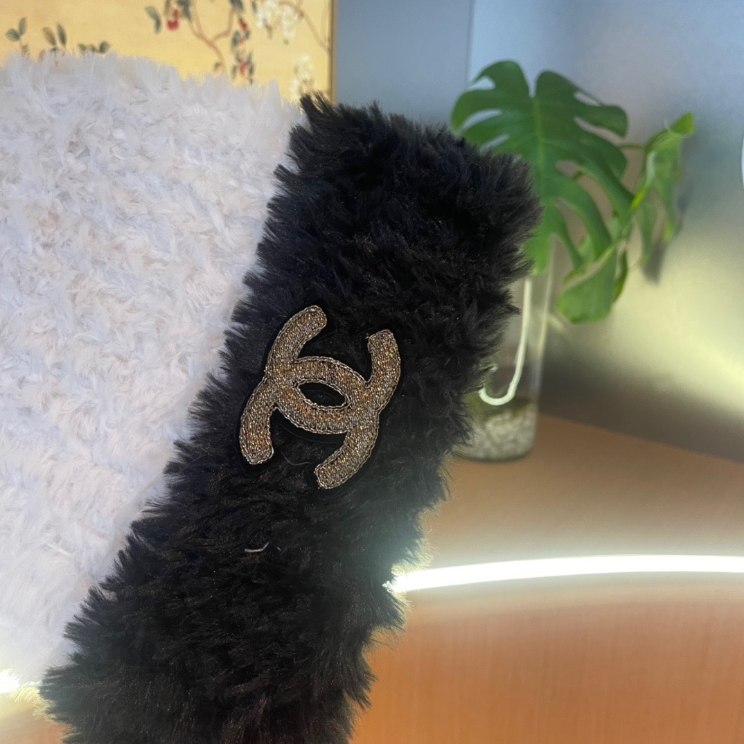 CHANEL香奈儿】2024女秋冬拼色针织毛线帽韩版大头围保暖护耳，毛绒绒的非常舒服 大牌款超好搭配，