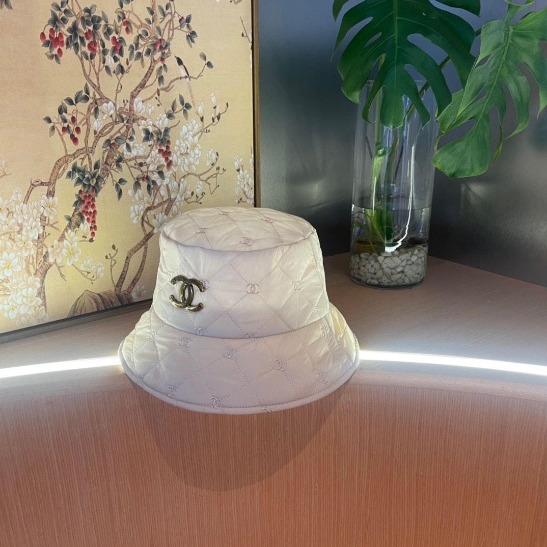 Chanel香奈儿 新款渔夫帽经典款 羽绒面料 超轻！