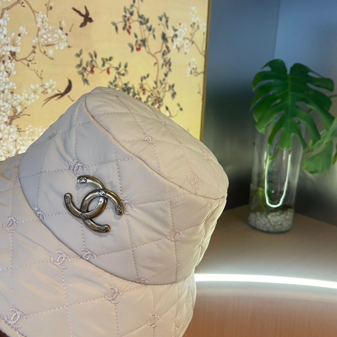 Chanel香奈儿 新款渔夫帽经典款 羽绒面料 超轻！