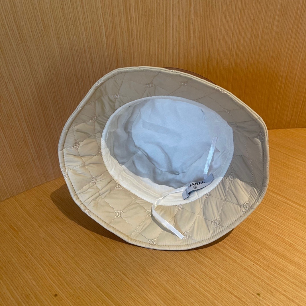 Chanel香奈儿 新款渔夫帽经典款 羽绒面料 超轻！