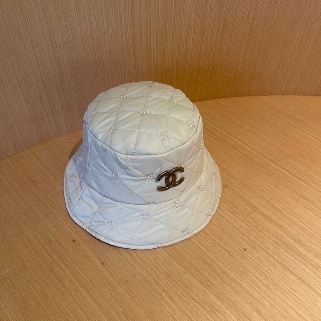 Chanel香奈儿 新款渔夫帽经典款 羽绒面料 超轻！