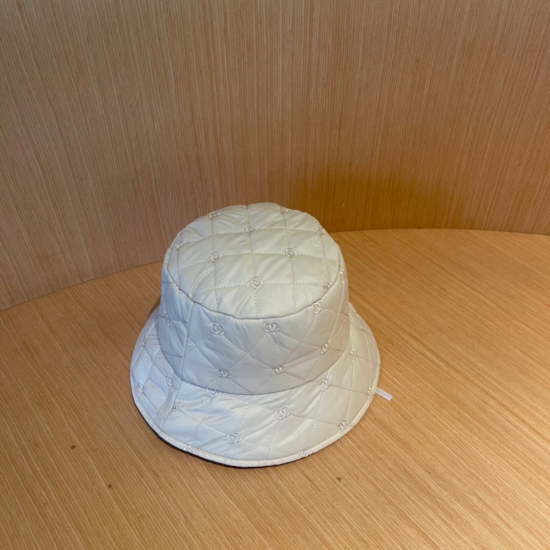 Chanel香奈儿 新款渔夫帽经典款 羽绒面料 超轻！