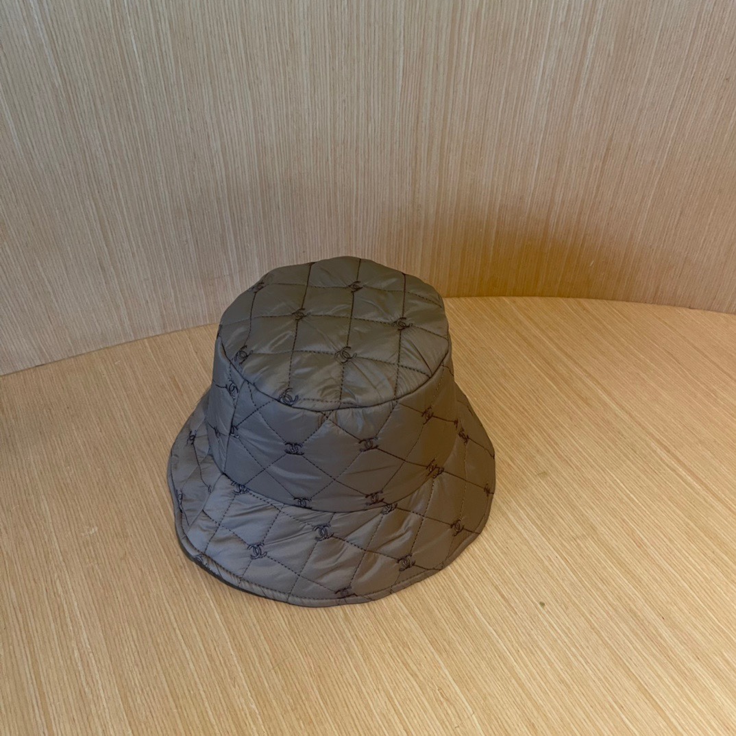 Chanel香奈儿 新款渔夫帽经典款 羽绒面料 超轻！