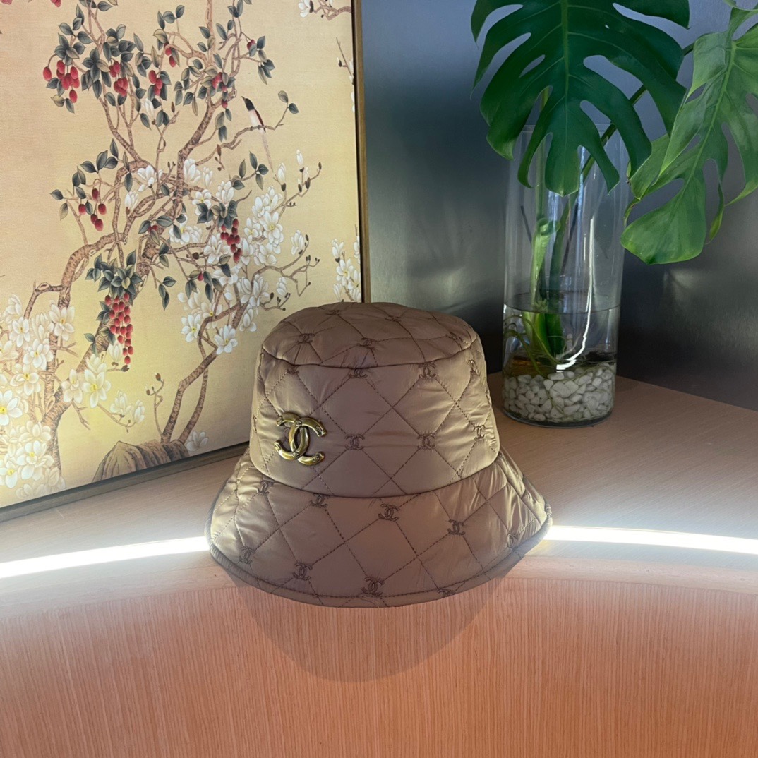 Chanel香奈儿 新款渔夫帽经典款 羽绒面料 超轻！