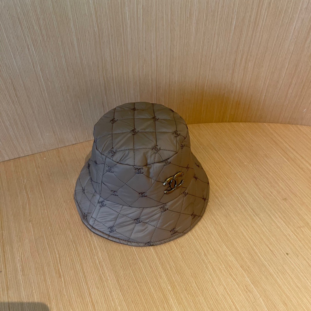 Chanel香奈儿 新款渔夫帽经典款 羽绒面料 超轻！