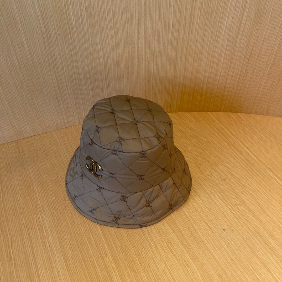 Chanel香奈儿 新款渔夫帽经典款 羽绒面料 超轻！