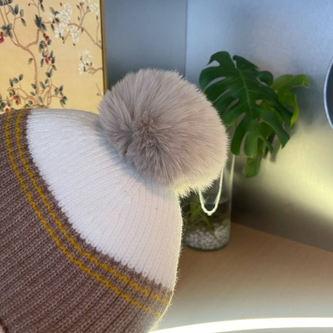  【LV路易威登】秋冬款男女款针织带球毛线帽，大牌设计～秋冬穿搭必备