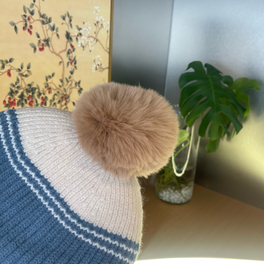  【LV路易威登】秋冬款男女款针织带球毛线帽，大牌设计～秋冬穿搭必备