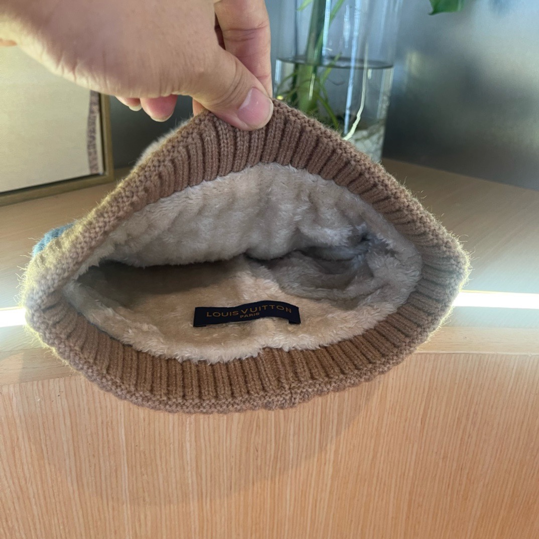  【LV路易威登】秋冬款男女款针织带球毛线帽，大牌设计～秋冬穿搭必备