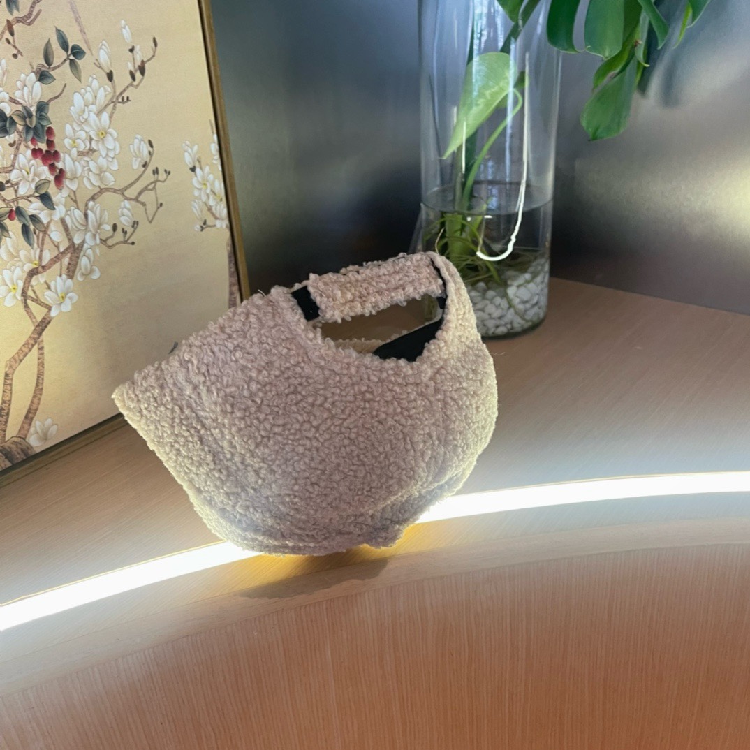 LV路易威登棒球帽 重工打造♥️高端大气，百搭款🤗男女通用！