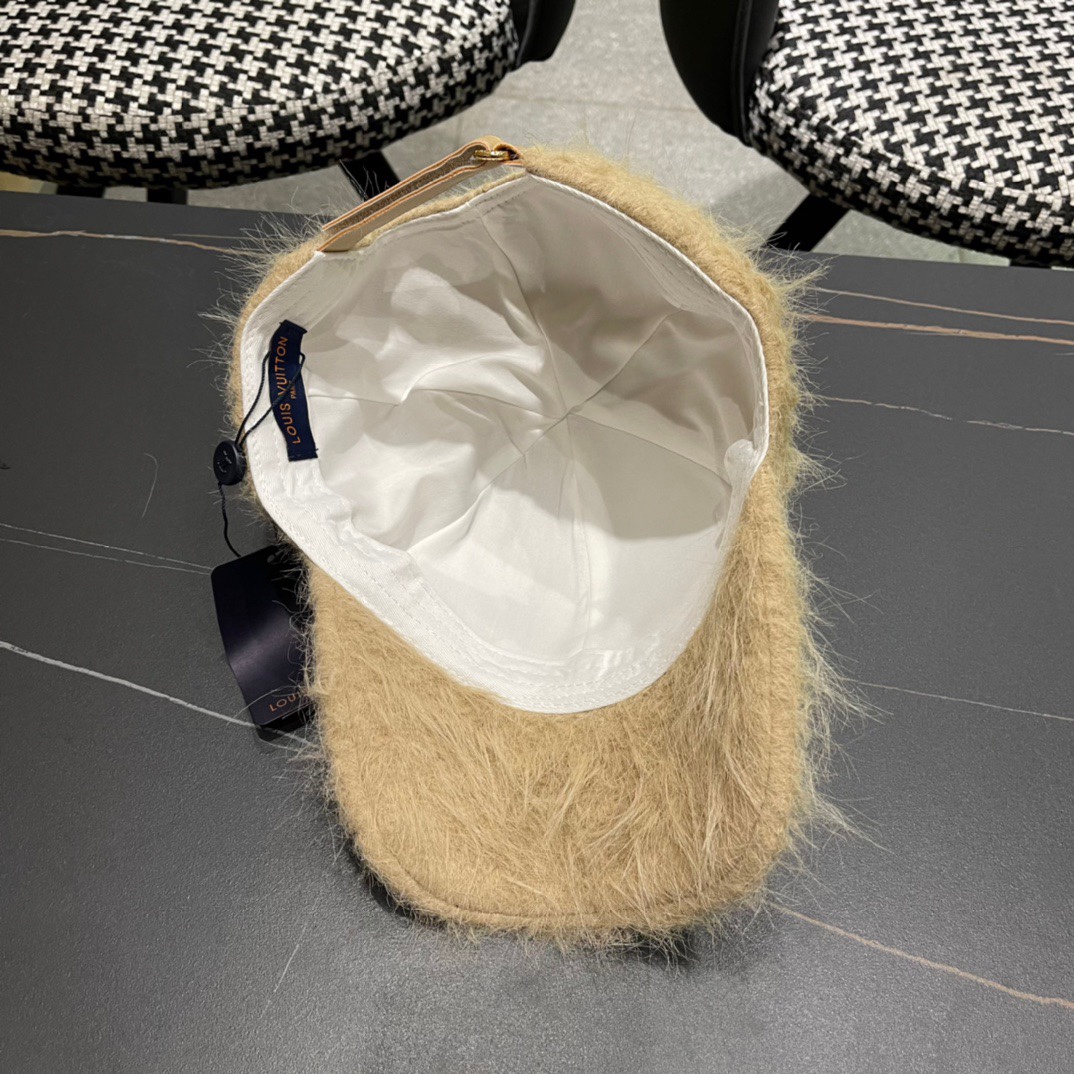 路易威登LV 2024毛绒狐狸毛秋冬新款棒球帽，设计超级吸睛，大牌感超足，