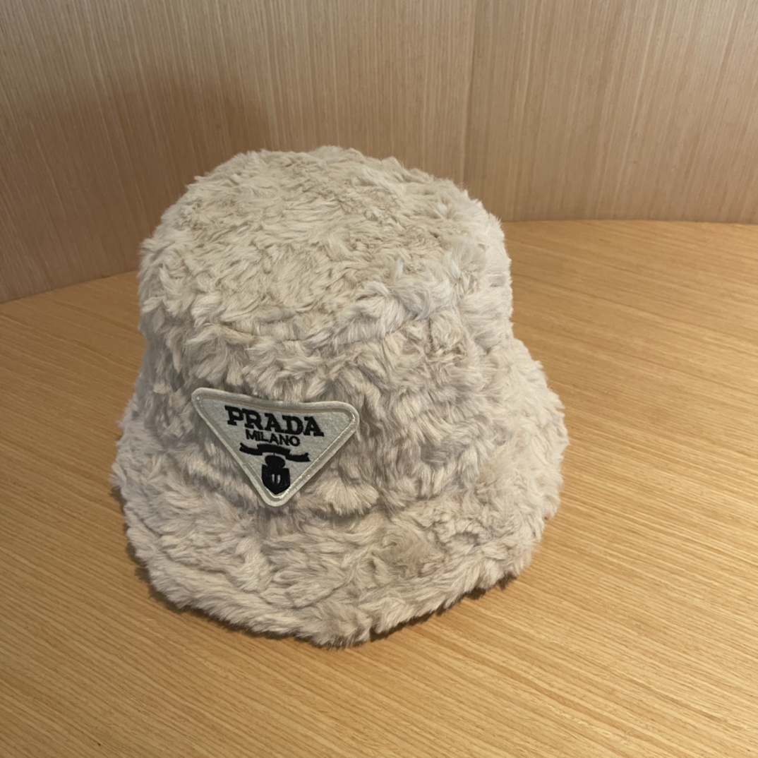 【PRADA普拉达】2024秋冬毛绒渔夫帽🌈 超舒服材质、简约设计经典百搭休闲～