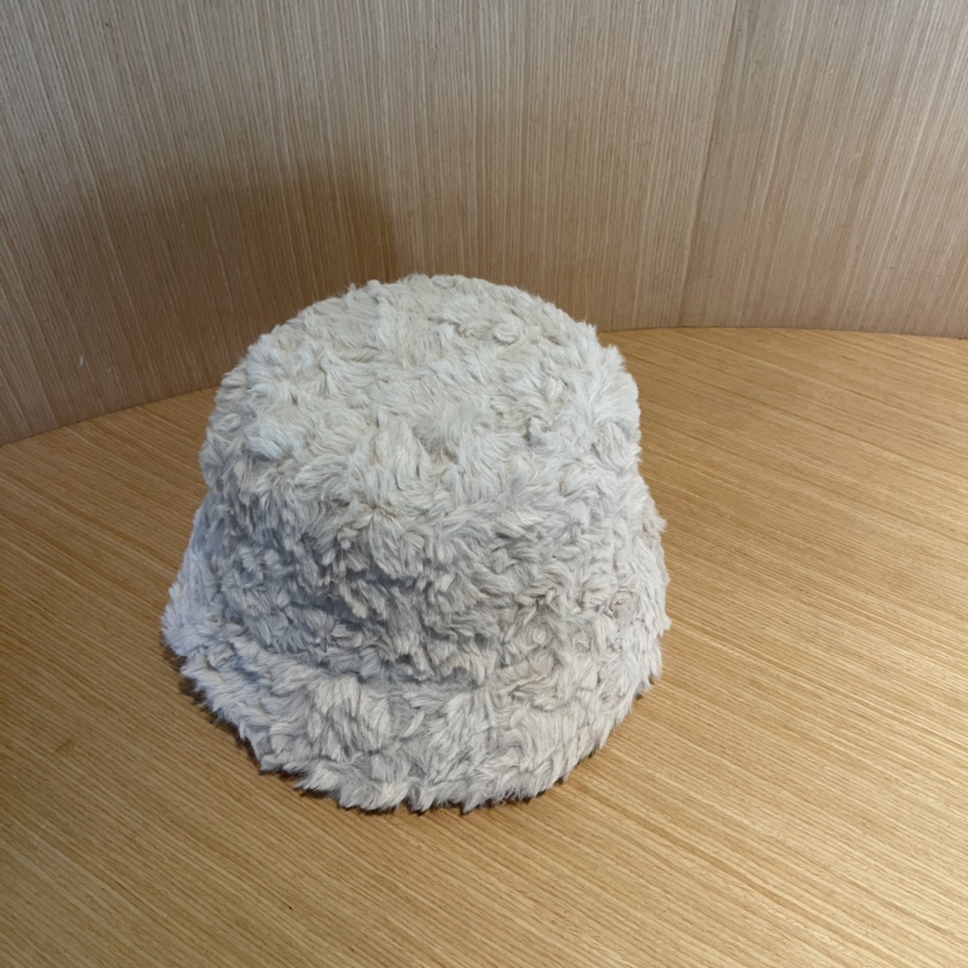 【PRADA普拉达】2024秋冬毛绒渔夫帽🌈 超舒服材质、简约设计经典百搭休闲～