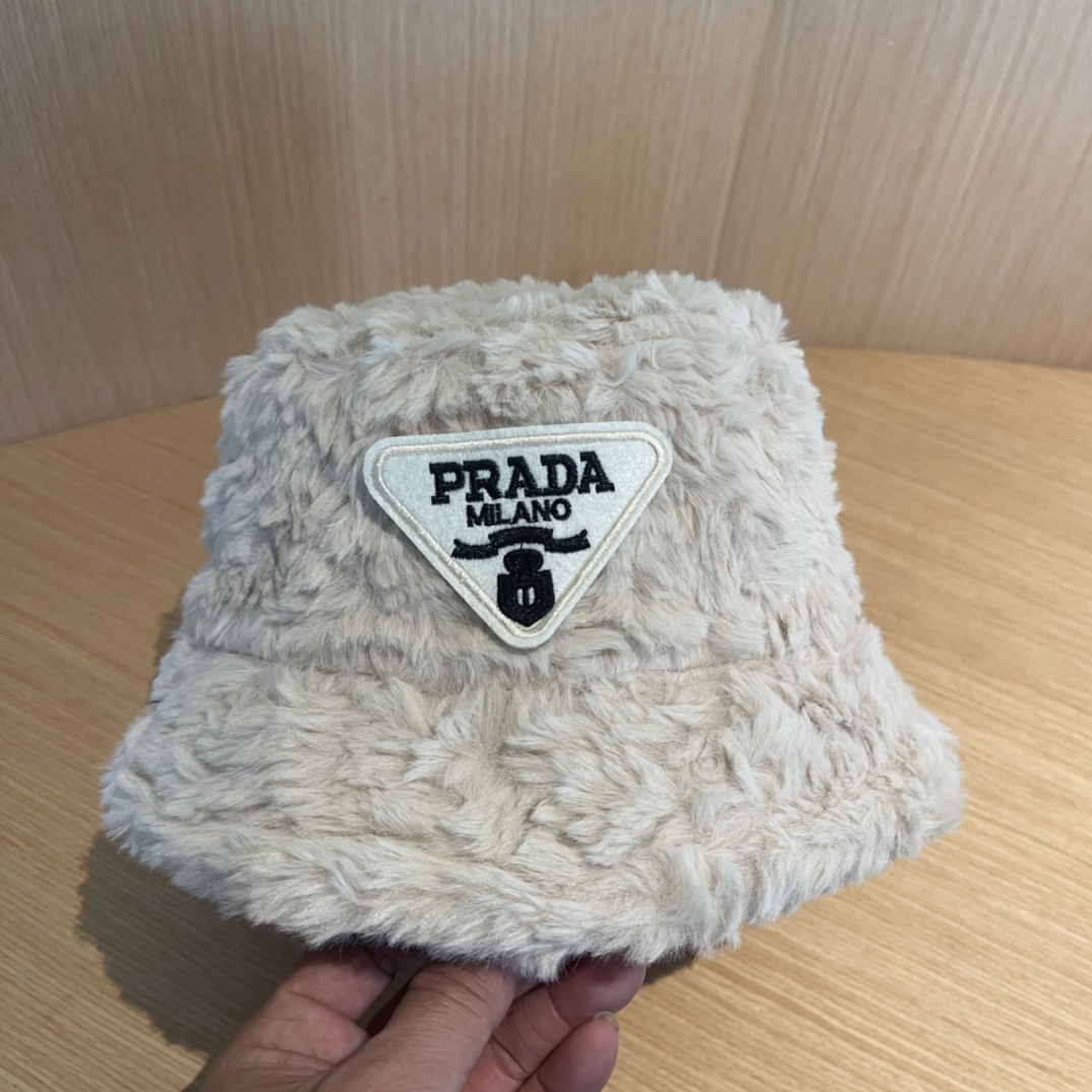 【PRADA普拉达】2024秋冬毛绒渔夫帽🌈 超舒服材质、简约设计经典百搭休闲～