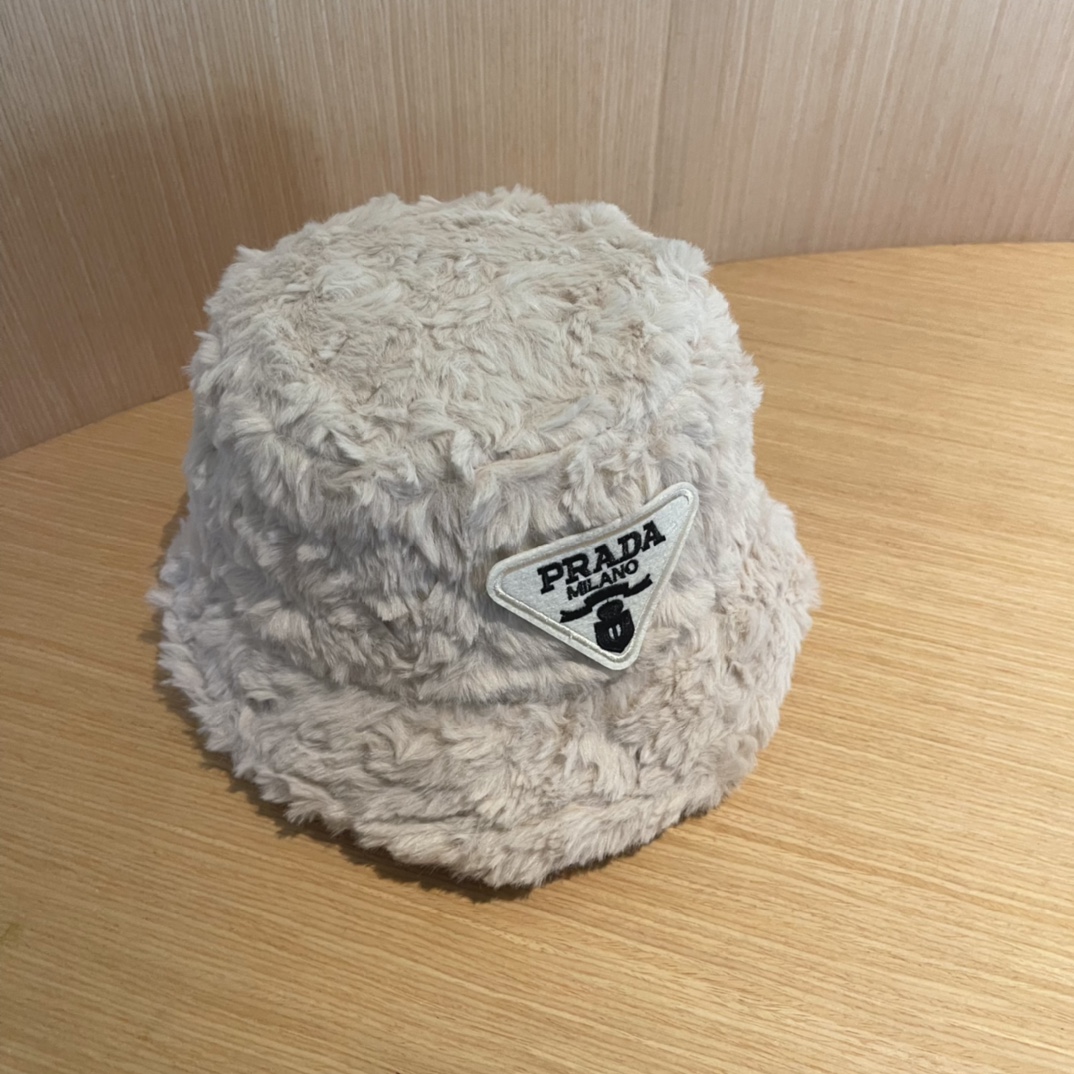 【PRADA普拉达】2024秋冬毛绒渔夫帽🌈 超舒服材质、简约设计经典百搭休闲～