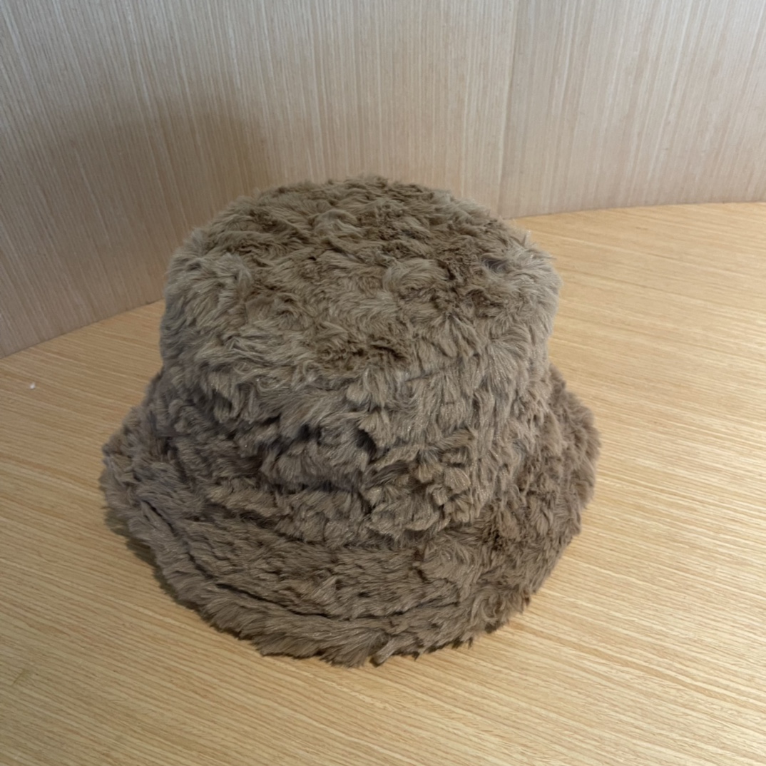 【PRADA普拉达】2024秋冬毛绒渔夫帽🌈 超舒服材质、简约设计经典百搭休闲～