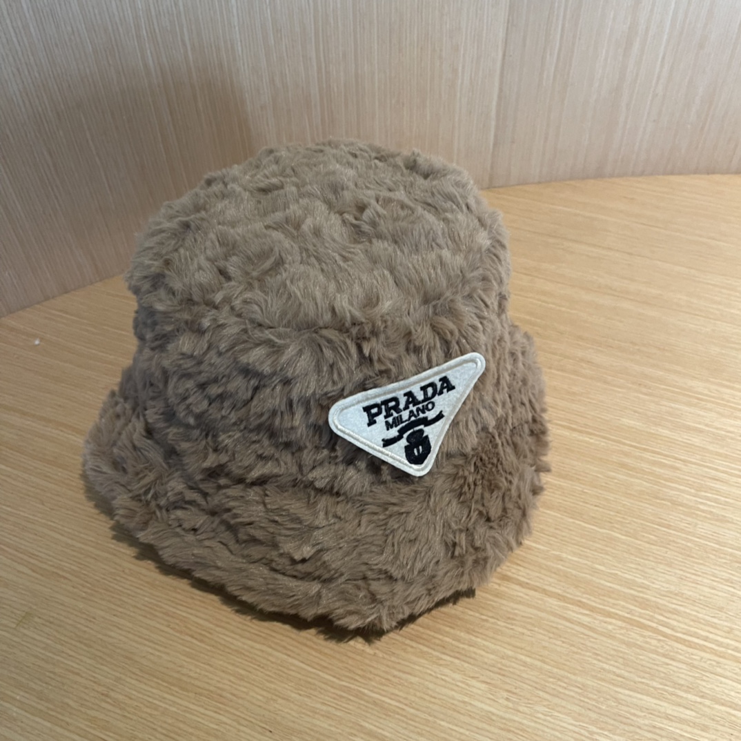 【PRADA普拉达】2024秋冬毛绒渔夫帽🌈 超舒服材质、简约设计经典百搭休闲～