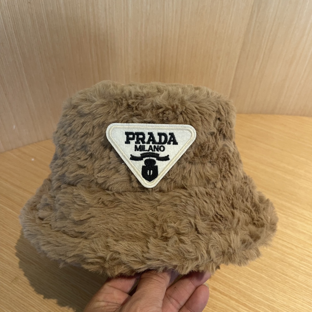 【PRADA普拉达】2024秋冬毛绒渔夫帽🌈 超舒服材质、简约设计经典百搭休闲～