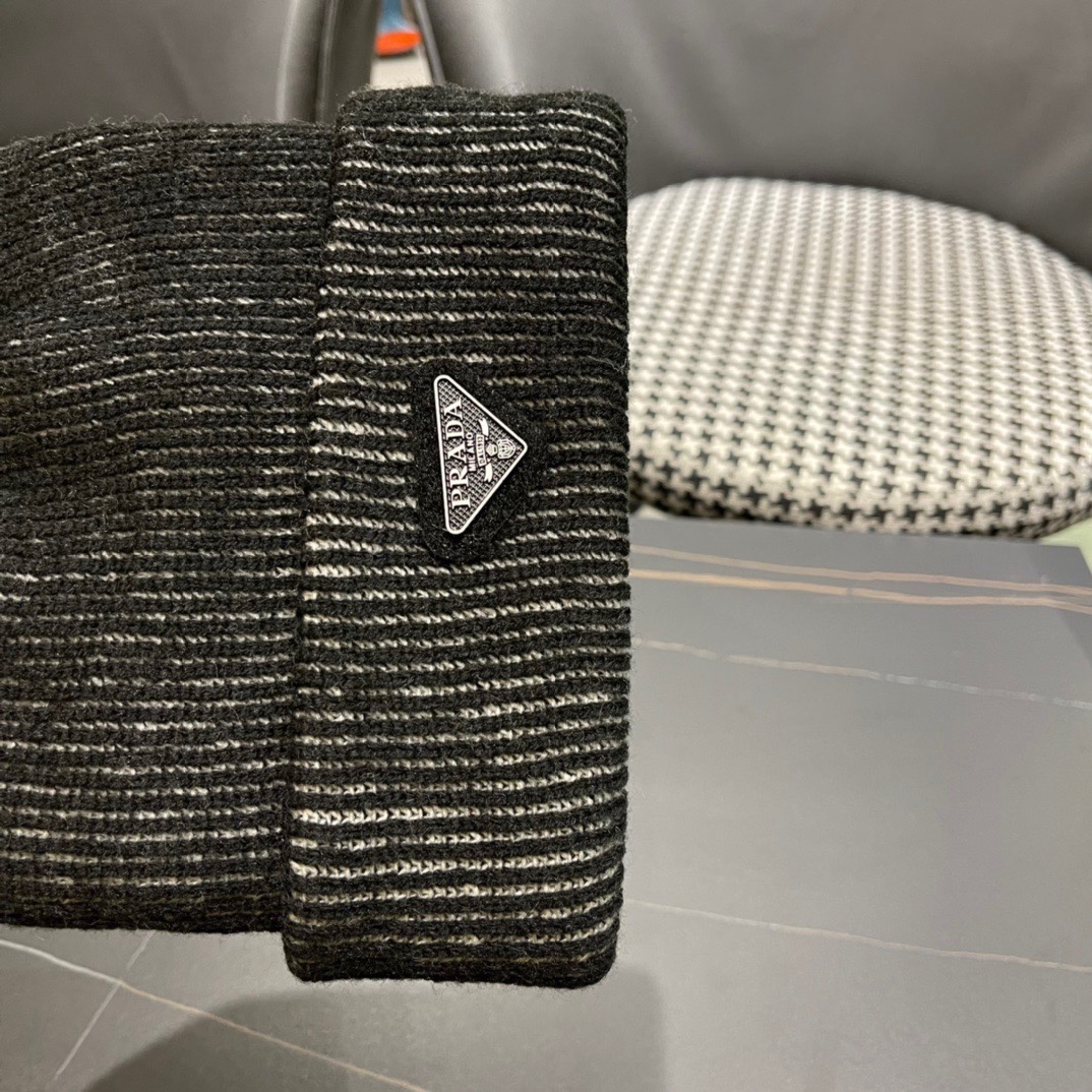 Prada普拉达日系甜美针织女秋冬保暖韩系博主同款毛线帽显脸小