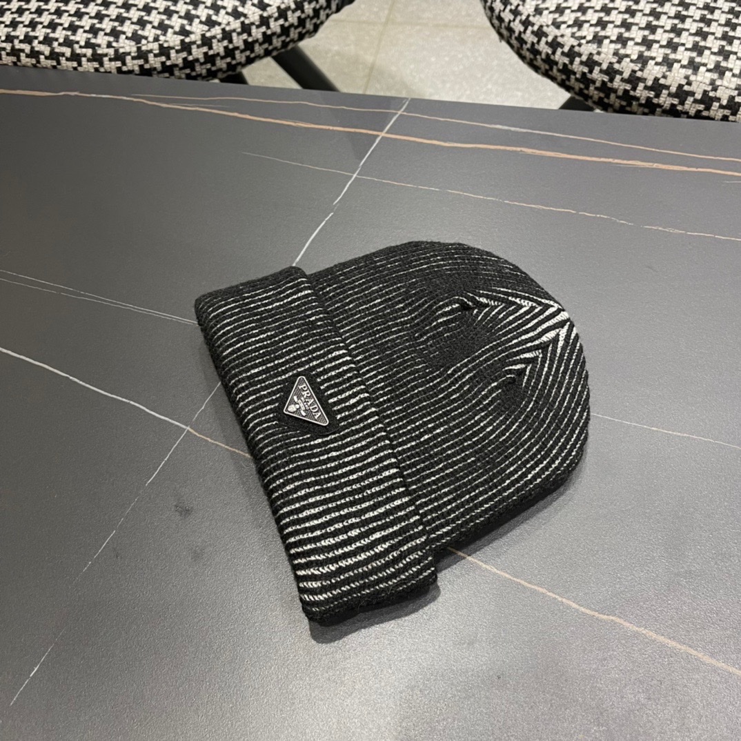 Prada普拉达日系甜美针织女秋冬保暖韩系博主同款毛线帽显脸小