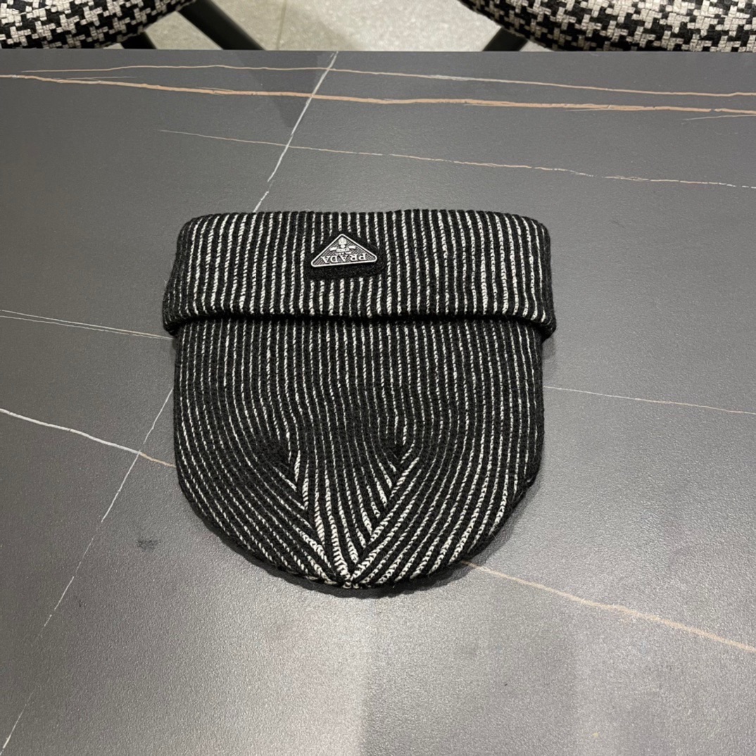 Prada普拉达日系甜美针织女秋冬保暖韩系博主同款毛线帽显脸小