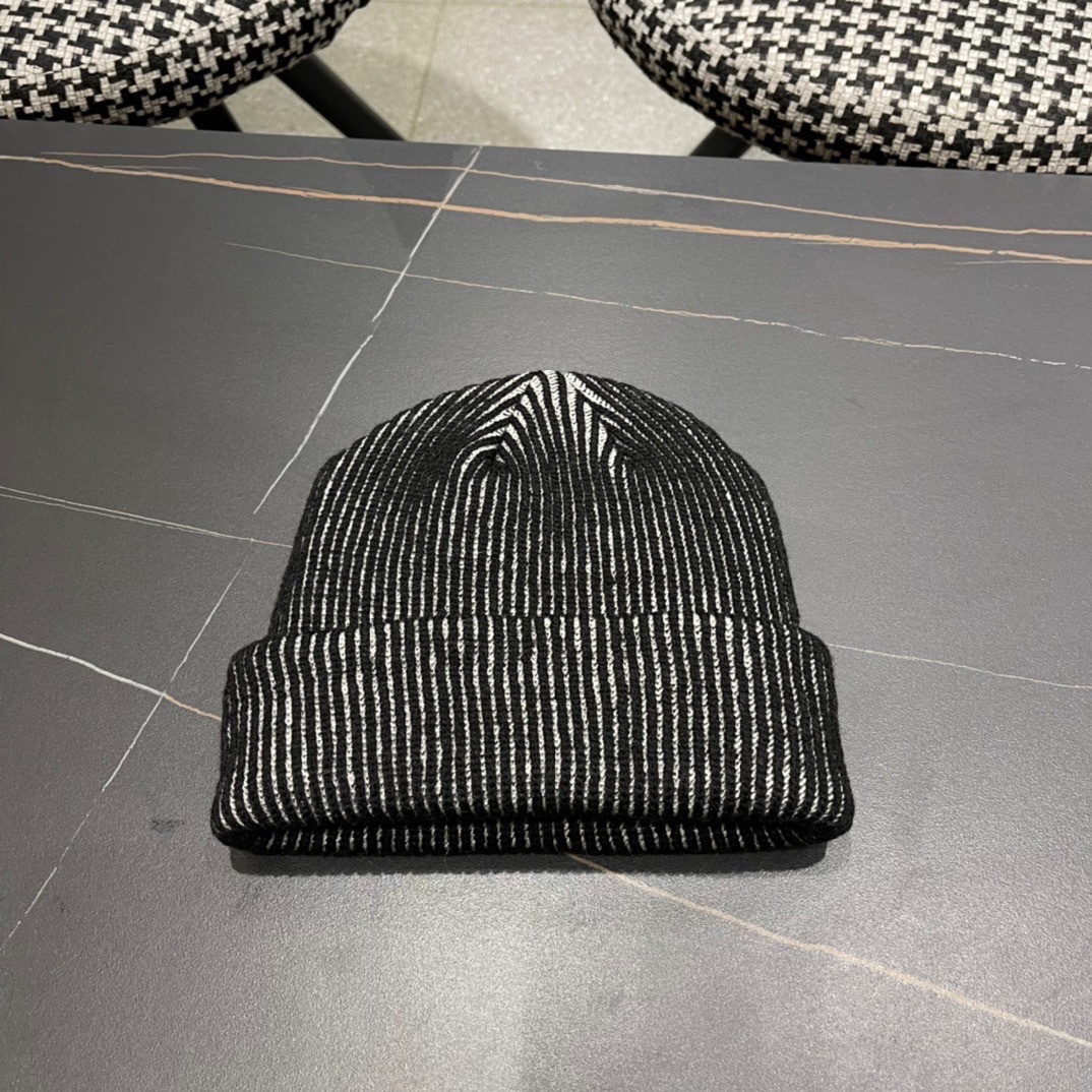 Prada普拉达日系甜美针织女秋冬保暖韩系博主同款毛线帽显脸小