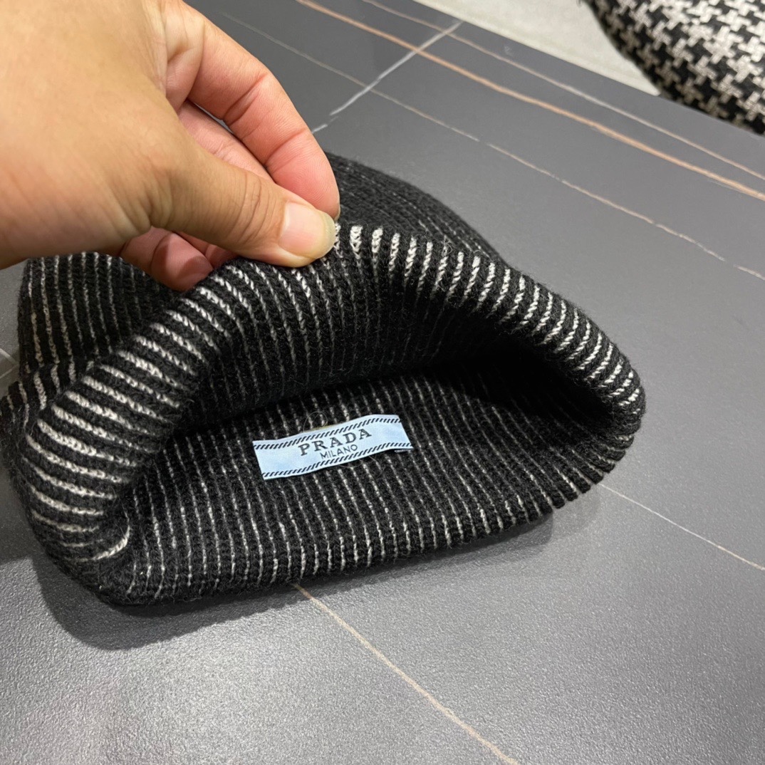 Prada普拉达日系甜美针织女秋冬保暖韩系博主同款毛线帽显脸小