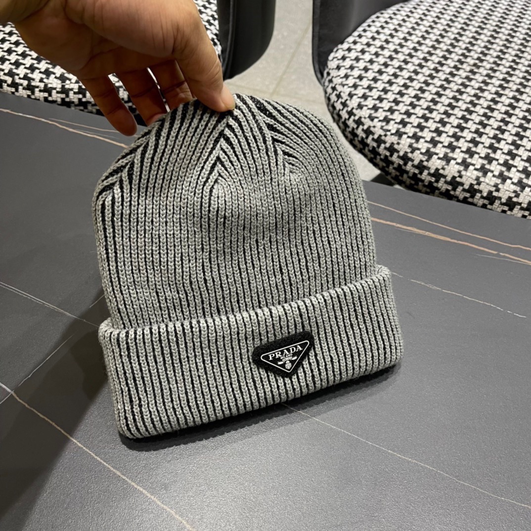 Prada普拉达日系甜美针织女秋冬保暖韩系博主同款毛线帽显脸小