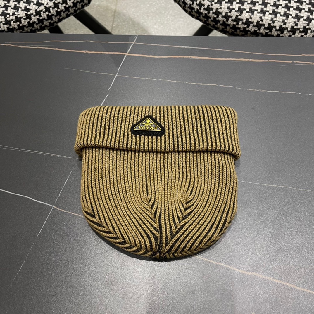 Prada普拉达日系甜美针织女秋冬保暖韩系博主同款毛线帽显脸小