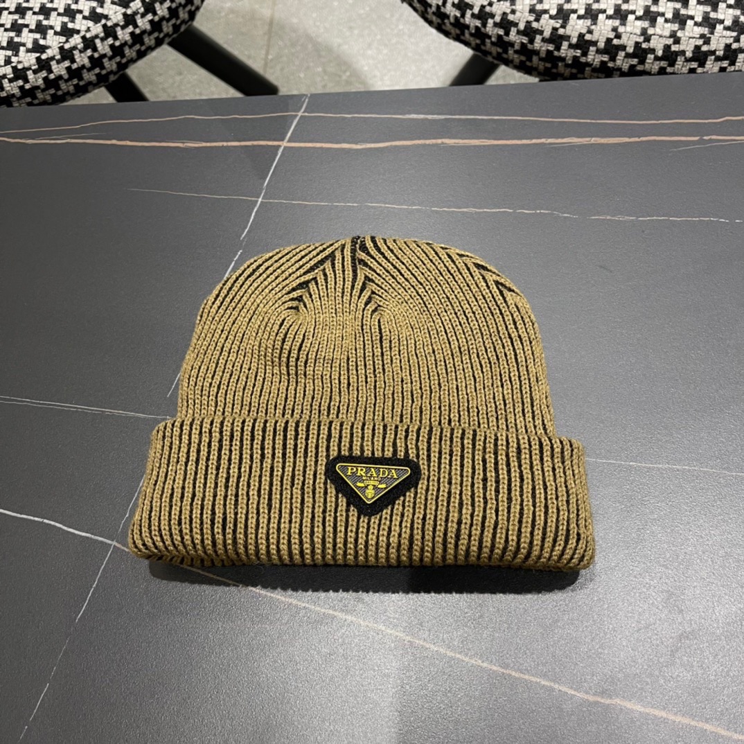 NO:366133,Prada Japanese sweet knitted women's autumn and winter warm Korean blogger same style wool hat showing face small hat fisherman hat baseball hat knitted hat, hat, prada, prada, espadrilles, hatsPrada普拉达日系甜美针织女秋冬保暖韩系博主同款毛线帽显脸小帽子渔夫帽棒球帽针织帽,帽子,prada,prada,espadrilles,hats,hat