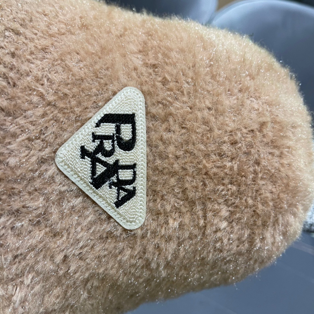 Prada普拉达帽檐针织渔夫帽女秋冬毛绒保暖百搭水桶帽韩版休闲气质盆帽潮