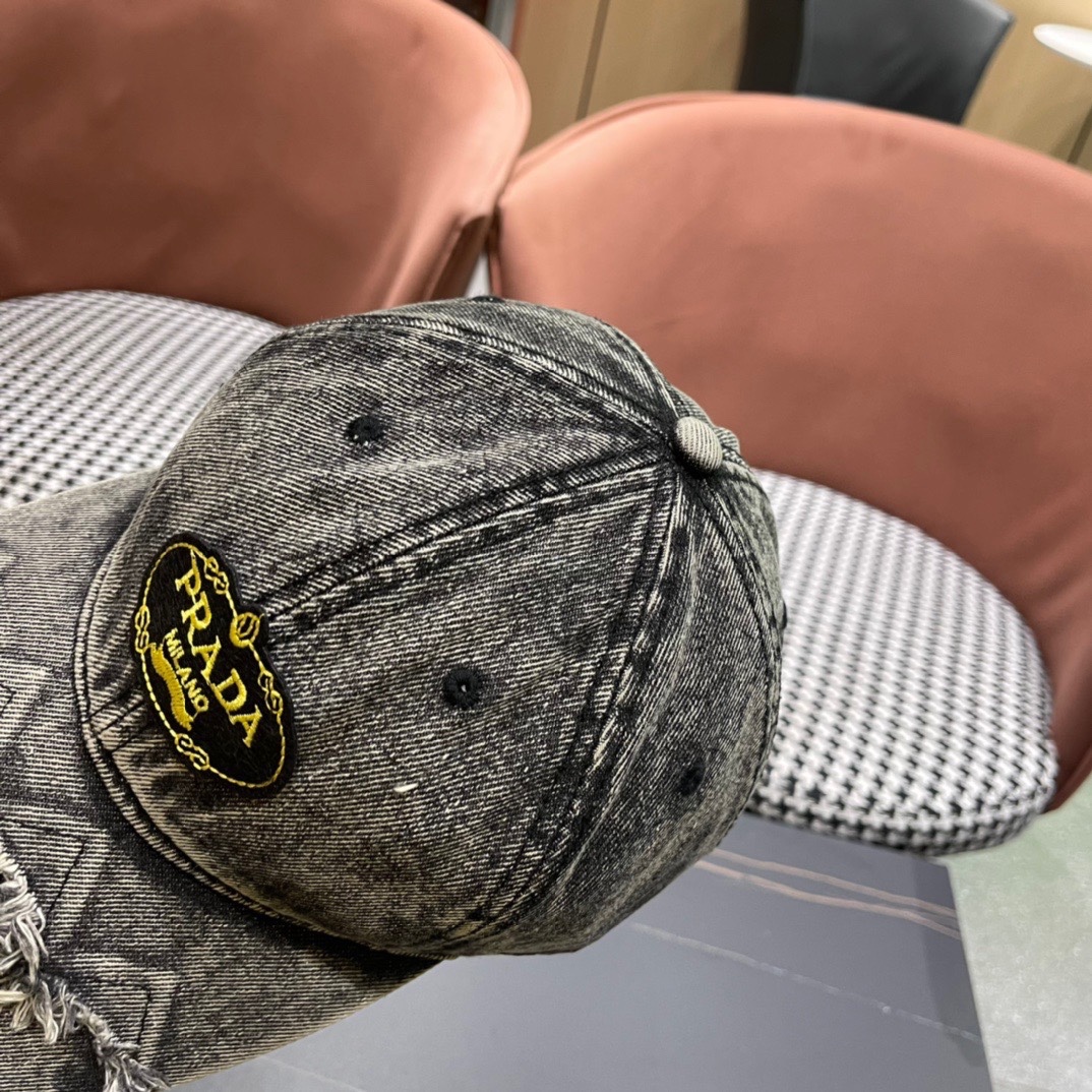 【普拉达】春夏款大牌牛仔棒球帽，新款出货，大牌款超好搭配，赶紧入手